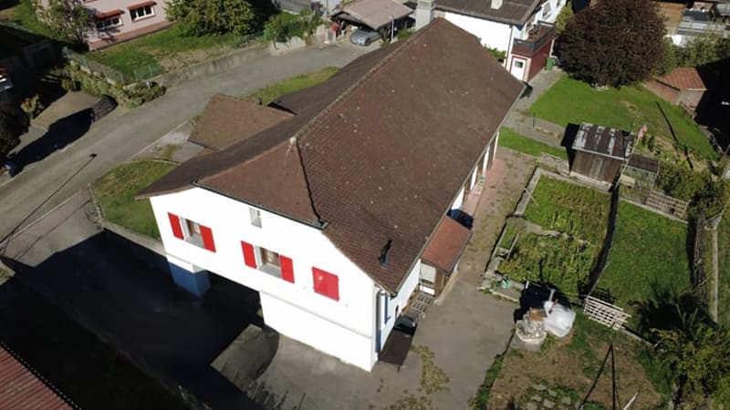 Grande maison comprenant 2 appartements, avec en plus, un excellent potentiel à mettre en valeur (4)