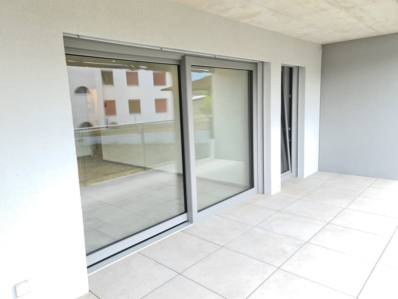 A louer magnifique appart. de 2,5 pièces dans immeuble comme neuf avec place de parc dans le garage (10)