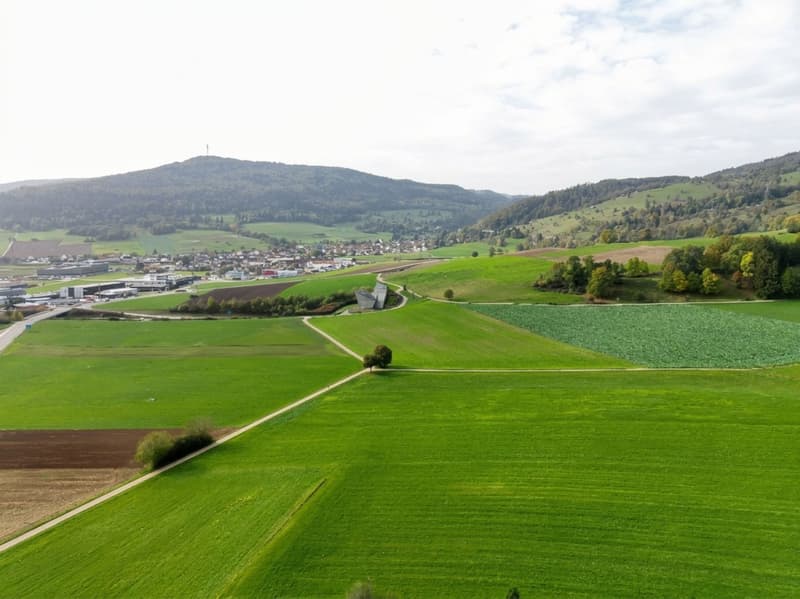 Jolie villa idéalement bien située et au calme avec un bon dégagement (41)
