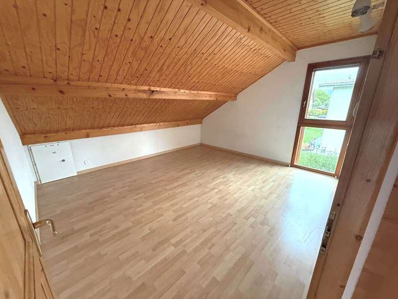 Jolie villa idéalement bien située et au calme avec un bon dégagement (29)