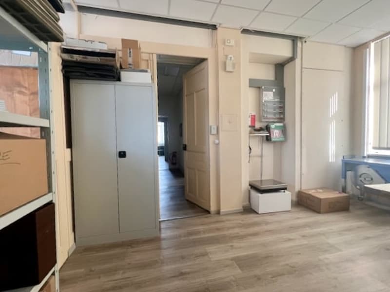 A vendre ! Très bel Immeuble mixte, avec 14 garages et 18 places de parc (11)