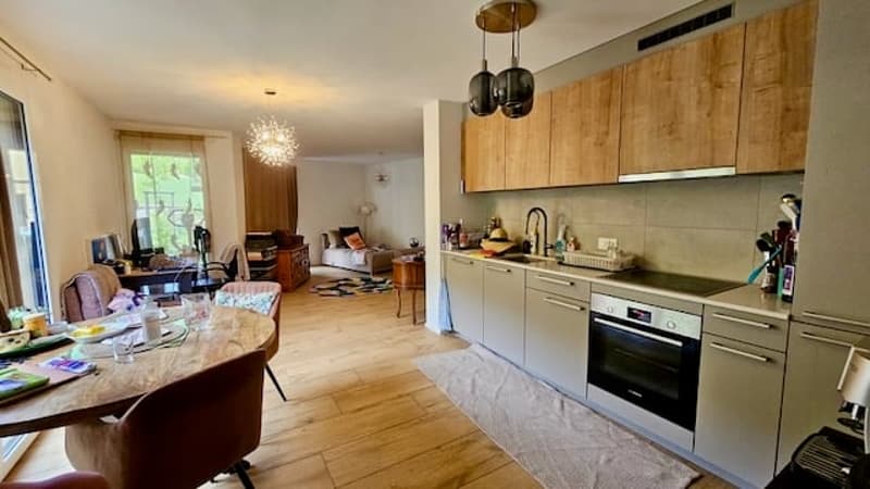 Joli appartement de 2,5 pièces avec terrasses et jardin à Couvet (6)