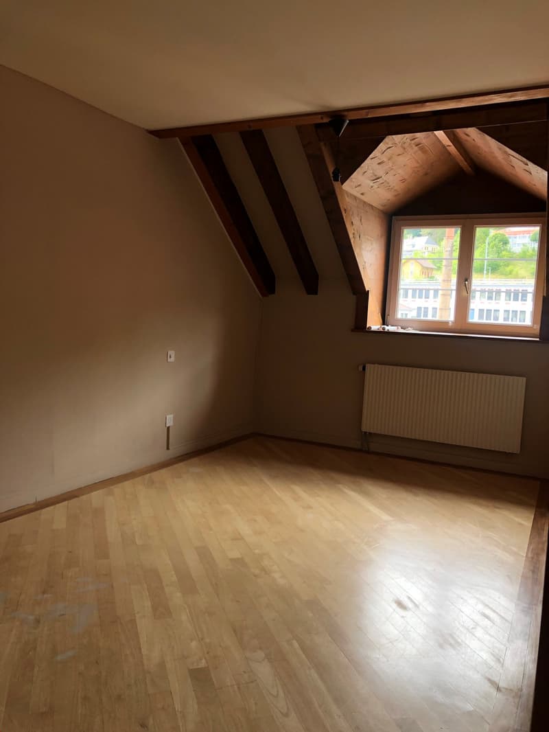 Grand 3.5 pièces en duplex proche de toutes les commodités (2)