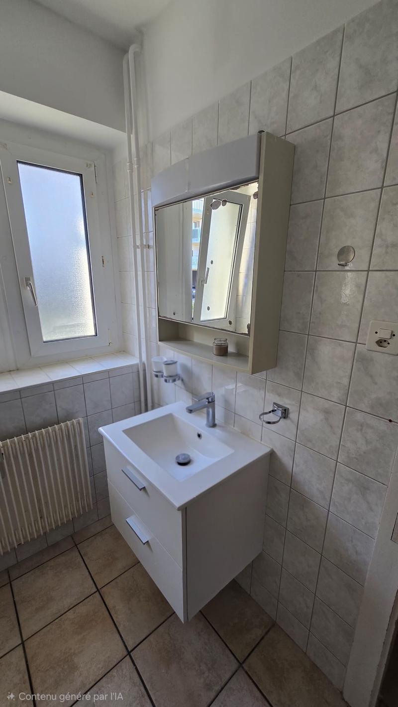 Spacieux appartement de 4.5 pièces à louer au Locle (8)