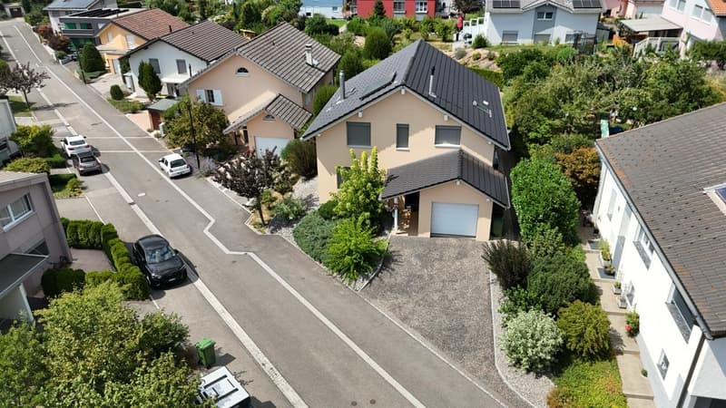 Charmante maison individuelle de 6 pièces à La Chaux-de-Fonds (3)