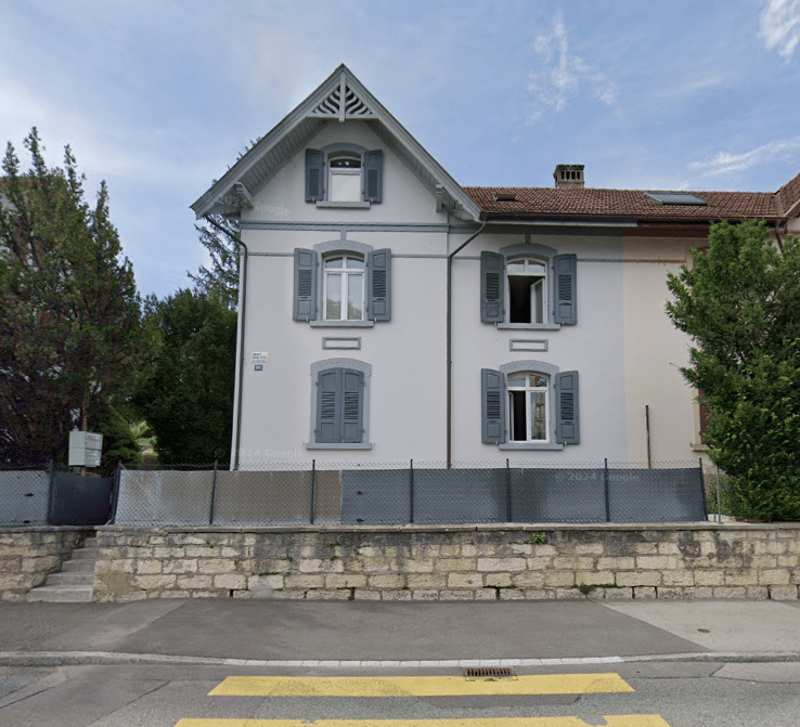 Jolie maison de 3 étages comprenant 2 appartements - 100% loué (2)