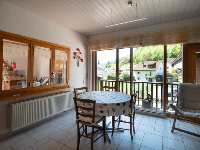 Maison à deux appartements avec garage, abri-réduit et terrasse (11)