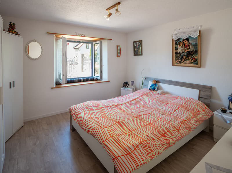 Maison à deux appartements avec garage, abri-réduit et terrasse (18)