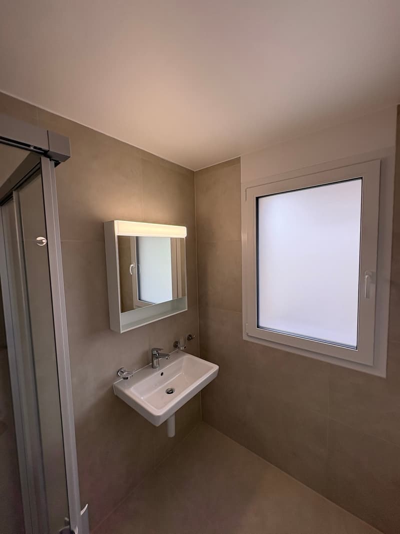 Studio lumineux et moderne (2)