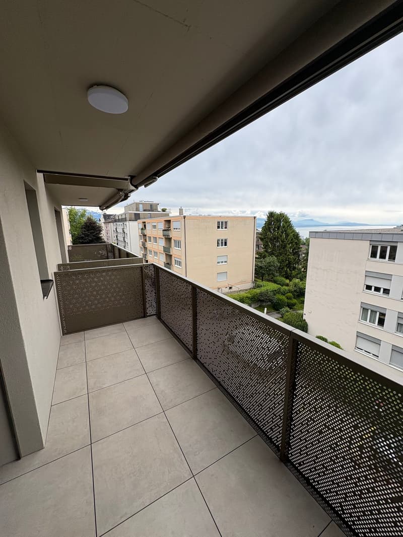Studio lumineux et moderne avec vue sur le lac (4)