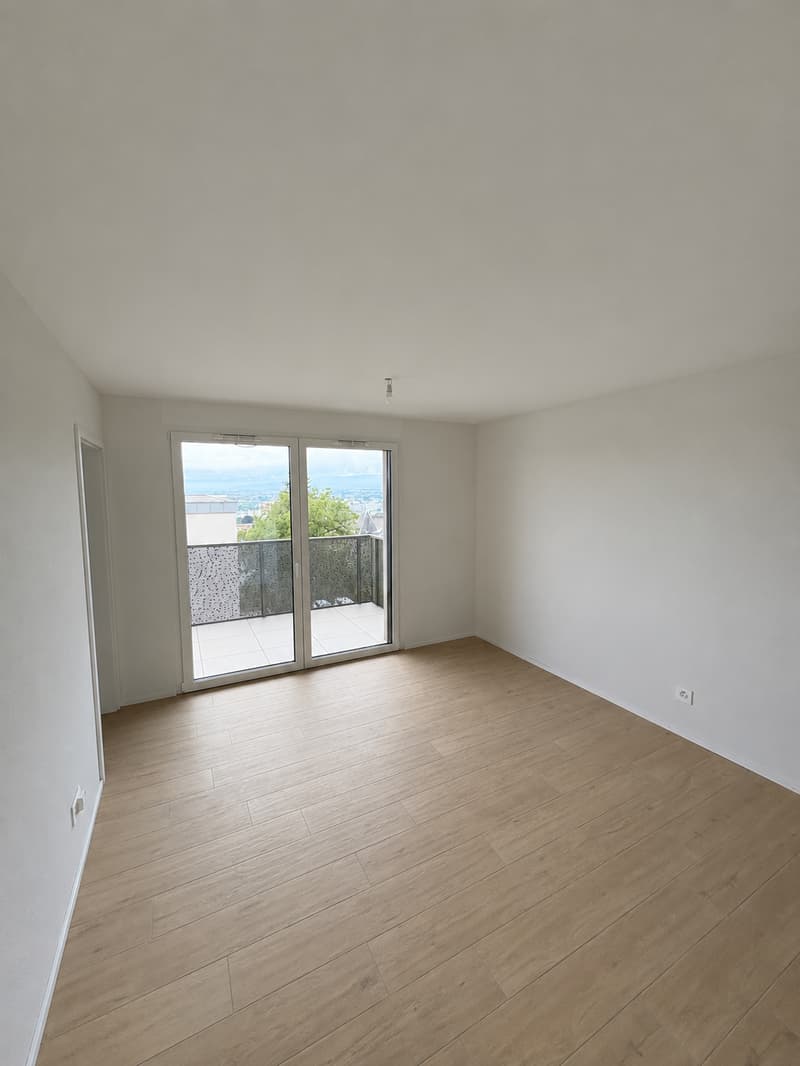 Studio lumineux et moderne avec vue sur le lac (1)