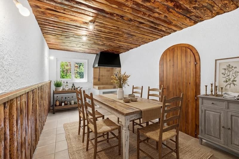 Genolier-Fully renovated 4-bedroom house (9)