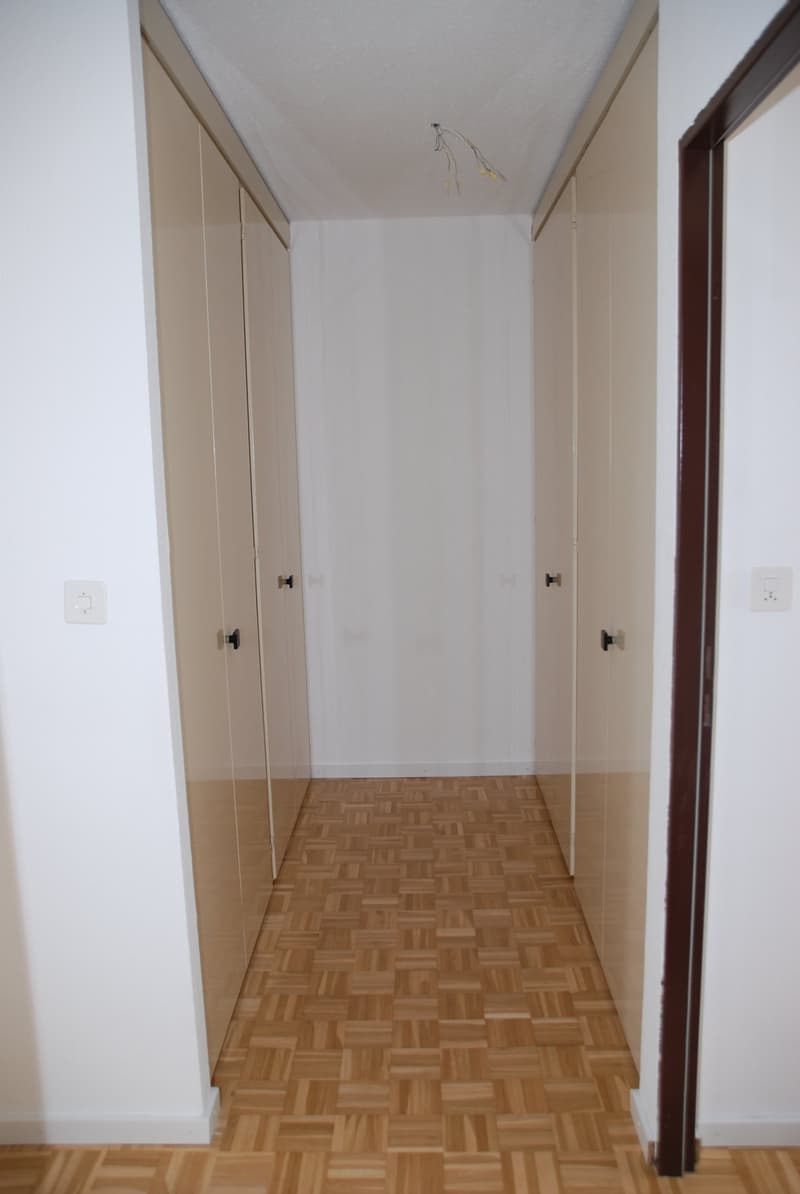 Appartement rénové de 3,5 pièces avec balcon à Cornaux (12)