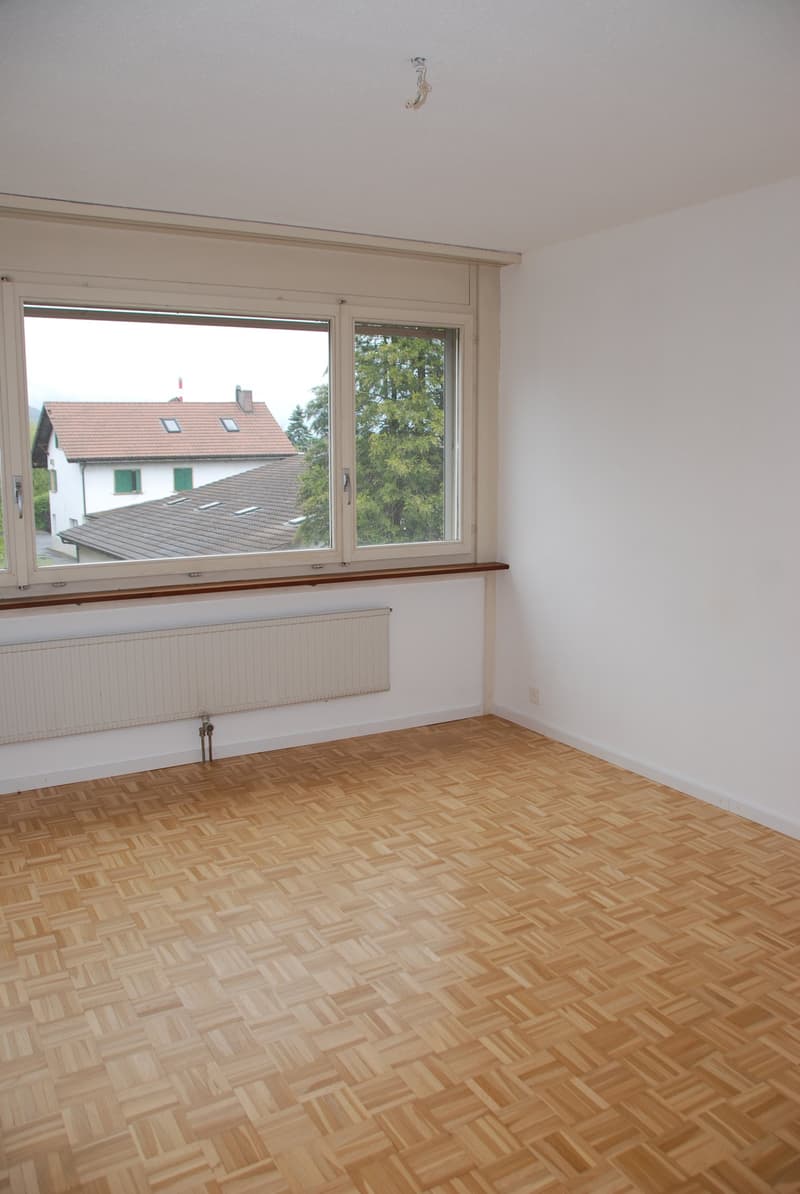 Appartement rénové de 3,5 pièces avec balcon à Cornaux (9)