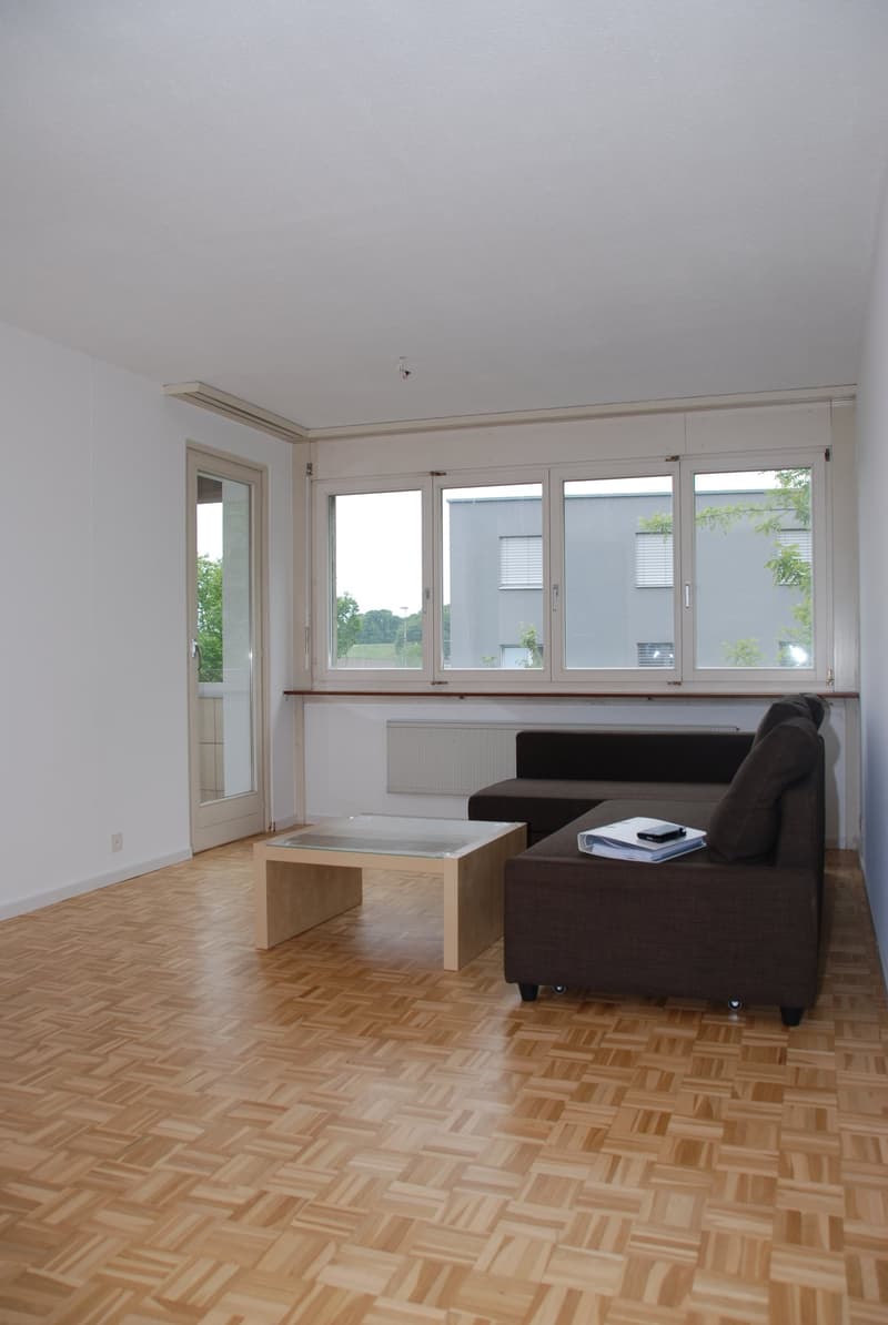 Appartement rénové de 3,5 pièces avec balcon à Cornaux (4)
