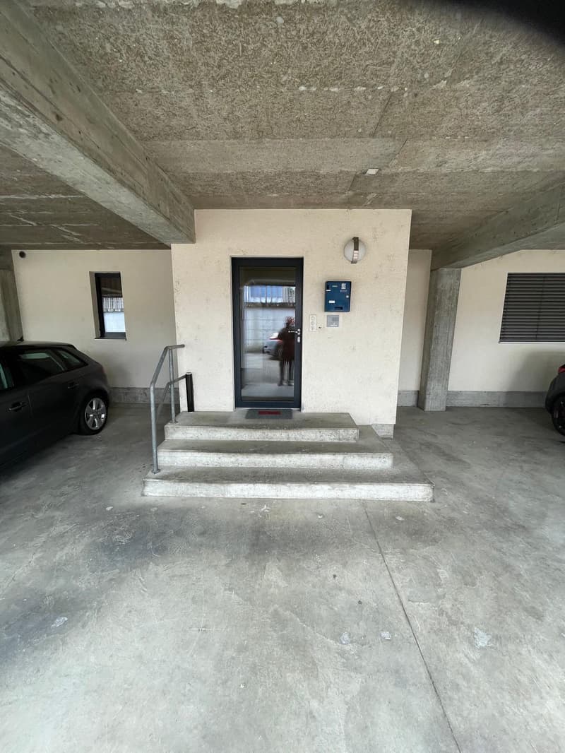 135 m² Espace commercial / Atelier lumineux à louer à Courroux (11)