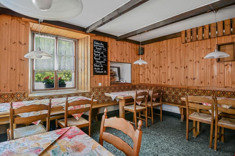 Hôtel-restaurant à Courgenay (3)