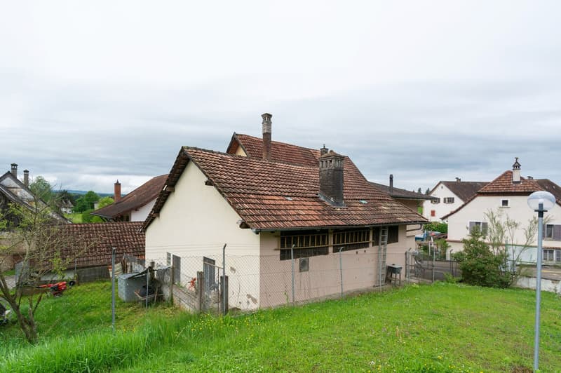 Grande maison de village de 8.5 pièces avec locaux annexes à Bonfol (13)