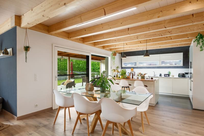 Spacieuse maison individuelle de 6.5 pièces à Courgenay avec espace professionnel indépendant (2)