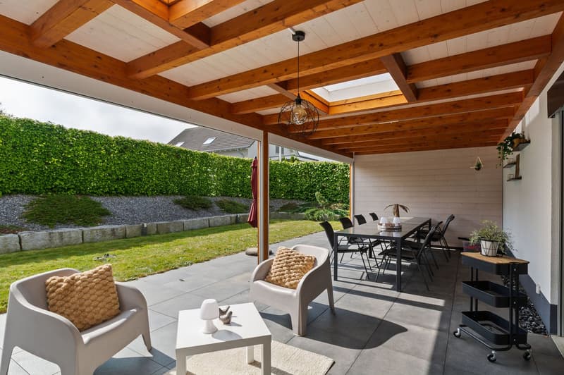 Spacieuse maison individuelle de 6.5 pièces à Courgenay avec espace professionnel indépendant (3)