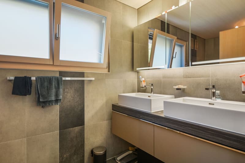 Confortable maison individuelle, labellisée Minergie, de 5.5 pièces à St-Ursanne (8)