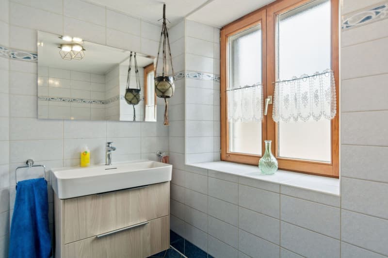 Spacieuse maison mitoyenne de 9 pièces avec espaces de travail et de stockage à Chevenez (5)
