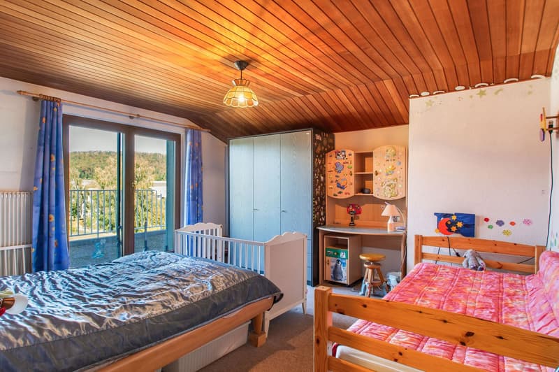 Spacieuse maison individuelle de 10 pièces à Lugnez (9)