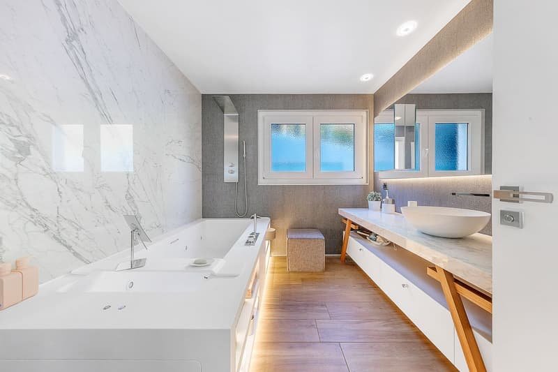 Appartement contemporain de 5,5 pièces avec vue imprenable sur le lac et piscine privative (5)