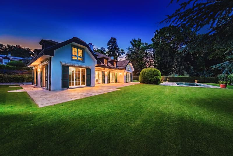 Magnifique propriété familiale avec piscine et vaste parcelle (4)