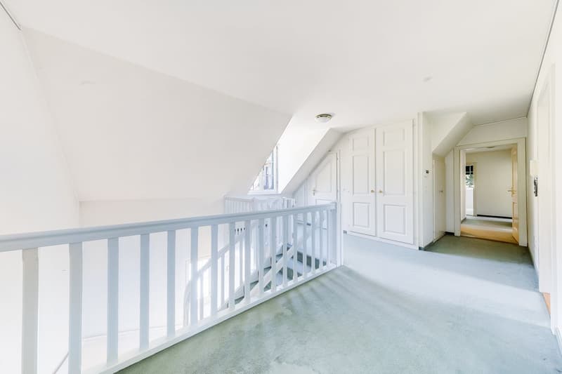 Magnifique propriété familiale avec piscine et vaste parcelle (12)