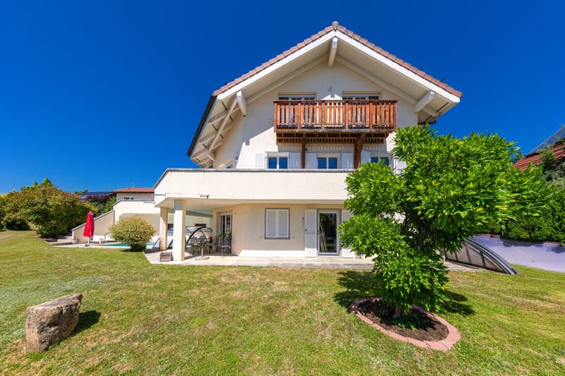 Charmante maison avec vue époustouflante sur le lac et le Mt-Blanc! (2)