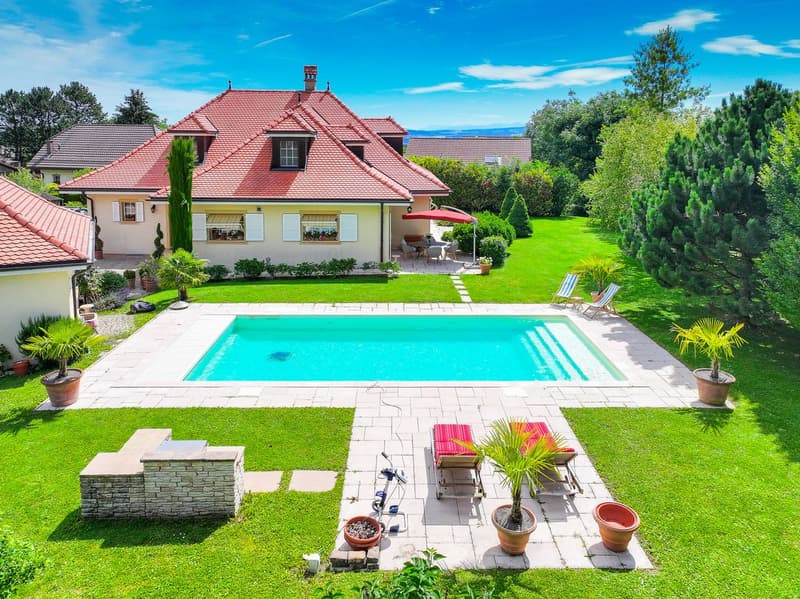 Bien d'exception ! Maison d'architecte de 6.5 pièces (1)