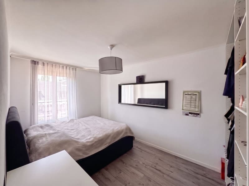 Rare ! Triplex en attique rénové de 6 pces, proche centre (11)
