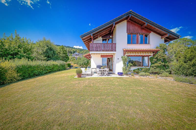 Jolie Maison à Arzier-Le Muids avec échappées sur le lac! (2)