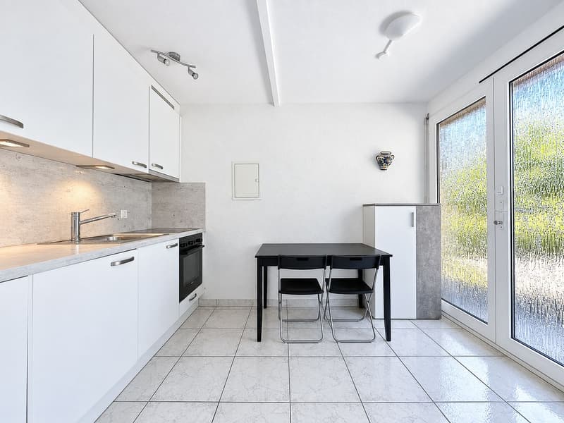 Appartement lumineux avec entrée privative et vaste terrasse (4)