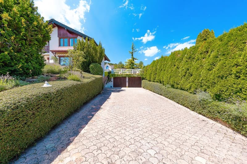 Jolie Maison à Arzier-Le Muids avec échappées sur le lac! (2)