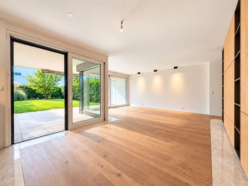 UNE ADRESSE PRIVILÉGIÉE À DEUX PAS DU LAC - ÉLÉGANT APPARTEMENT EN REZ-DE-JARDIN (7)