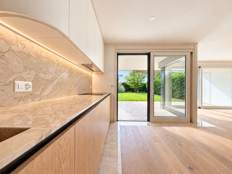 UNE ADRESSE PRIVILÉGIÉE À DEUX PAS DU LAC - ÉLÉGANT APPARTEMENT EN REZ-DE-JARDIN (4)