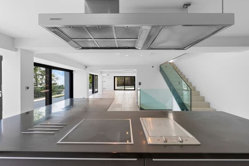 Exceptional Villa with Panoramic Views of Chardonne (5)