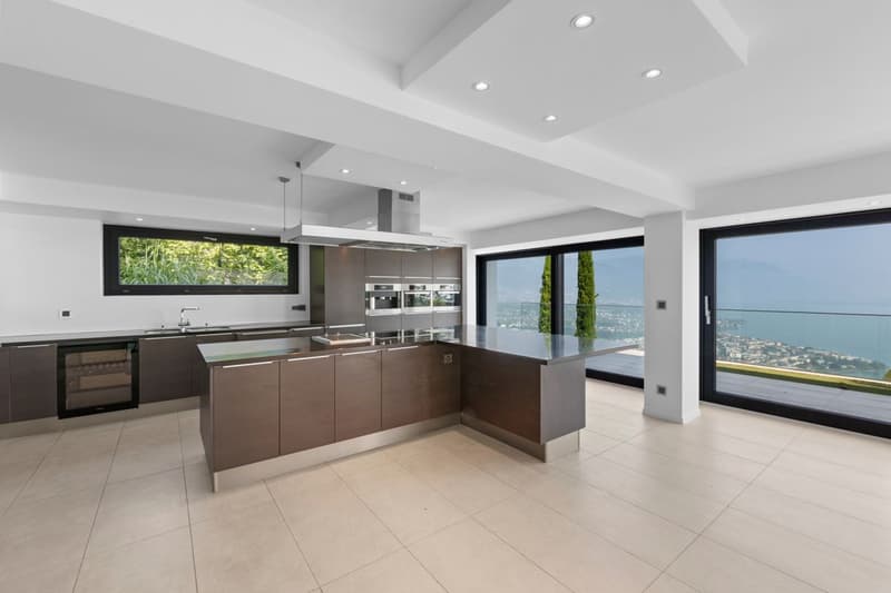 Exceptional Villa with Panoramic Views of Chardonne (3)