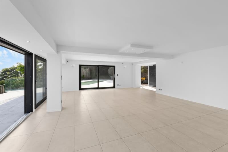 Exceptional Villa with Panoramic Views of Chardonne (9)