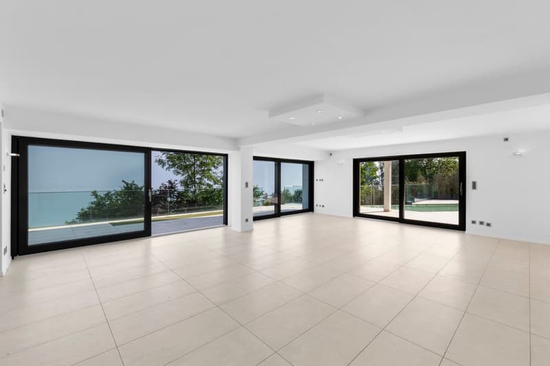 Exceptional Villa with Panoramic Views of Chardonne (10)