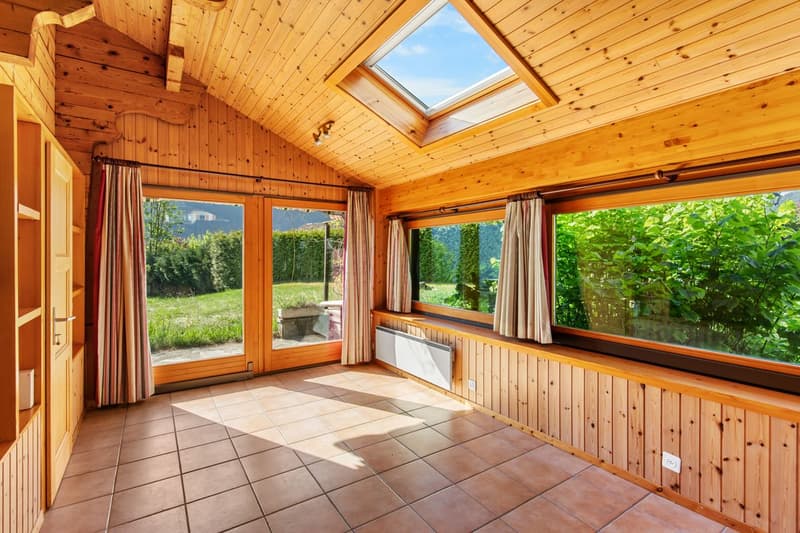 Chalet au coeur des Marécottes, à proximité immédiate de la station avec grand terrain (3)