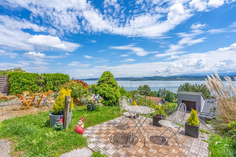 Magnifique terrain avec vue sur le lac de Morat et la possibilité de construire appartement ou maison (2)