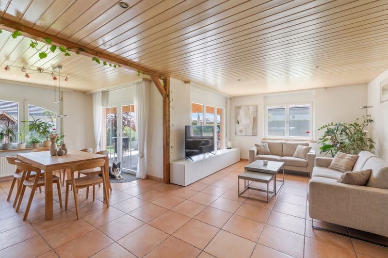 Exlusivité - Maison familiale avec grand terrain,lumière exceptionnelle et un porentiel d'agrandissement. (5)