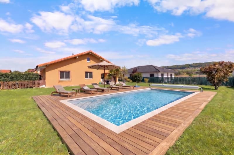 Exlusivité - Maison familiale avec grand terrain,lumière exceptionnelle et un porentiel d'agrandissement. (3)