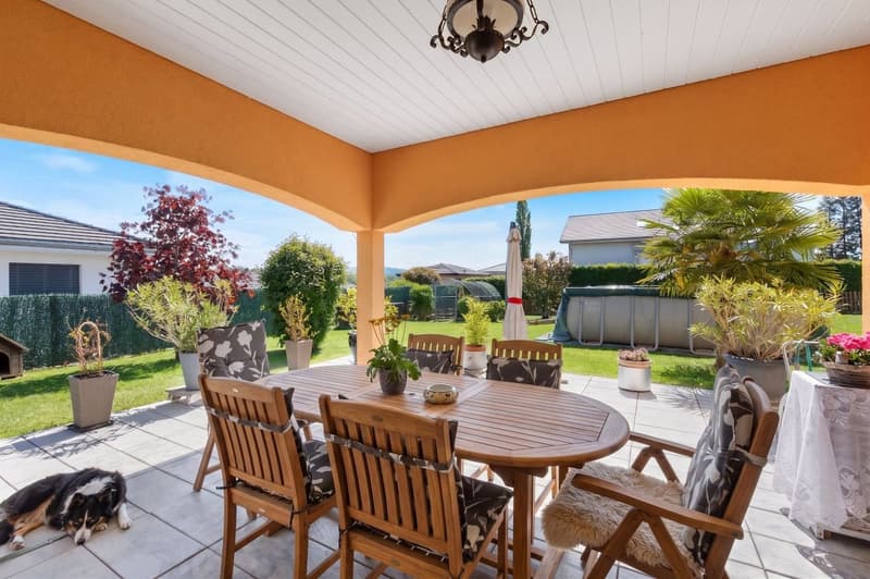 Exlusivité - Maison familiale avec grand terrain,lumière exceptionnelle et un porentiel d'agrandissement. (1)
