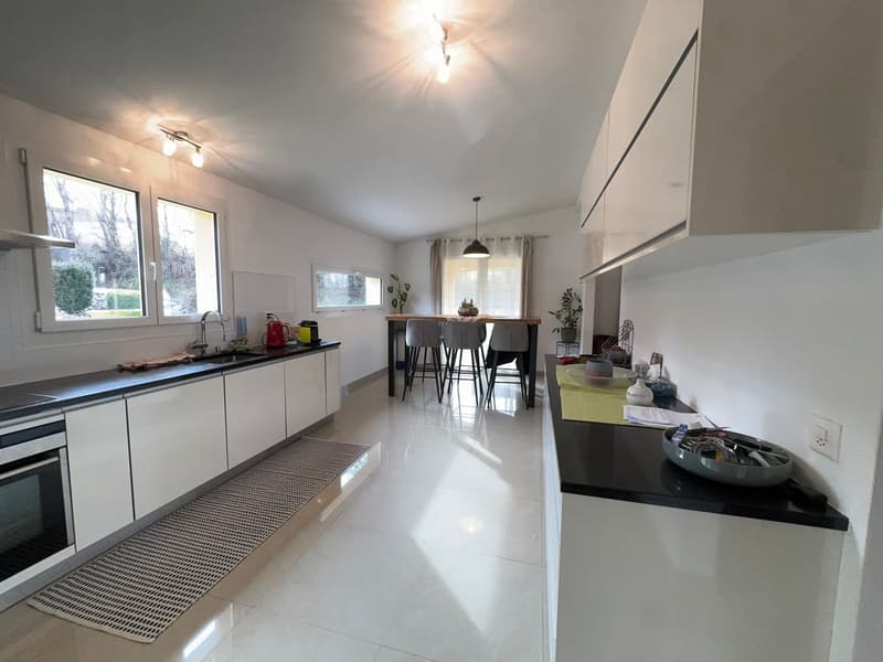 Superbe maison d'architecte individuelle située à seulement 18 minutes de Bulle. (5)
