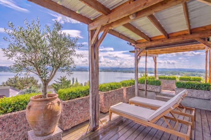 Maison avec vue sur le lac de Morat et la possibilité de construire appartement ou maison en plus de l' existant (2)
