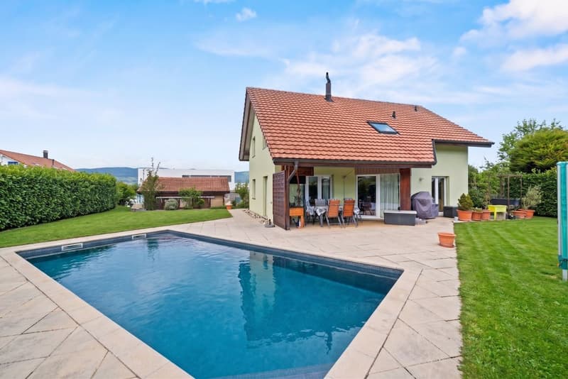 A deux pas d'Estavayer-le-Lac : villa avec piscine, sauna et 4 chambres sur 910 m² (1)